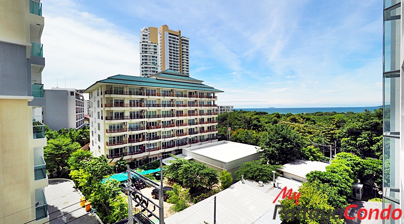 Cosy Beach View Pattaya Condo For Sale