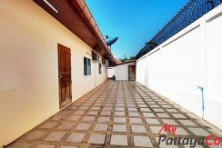 Pool Villa 4 Bedroom For Rent East Pattaya - HE0002R