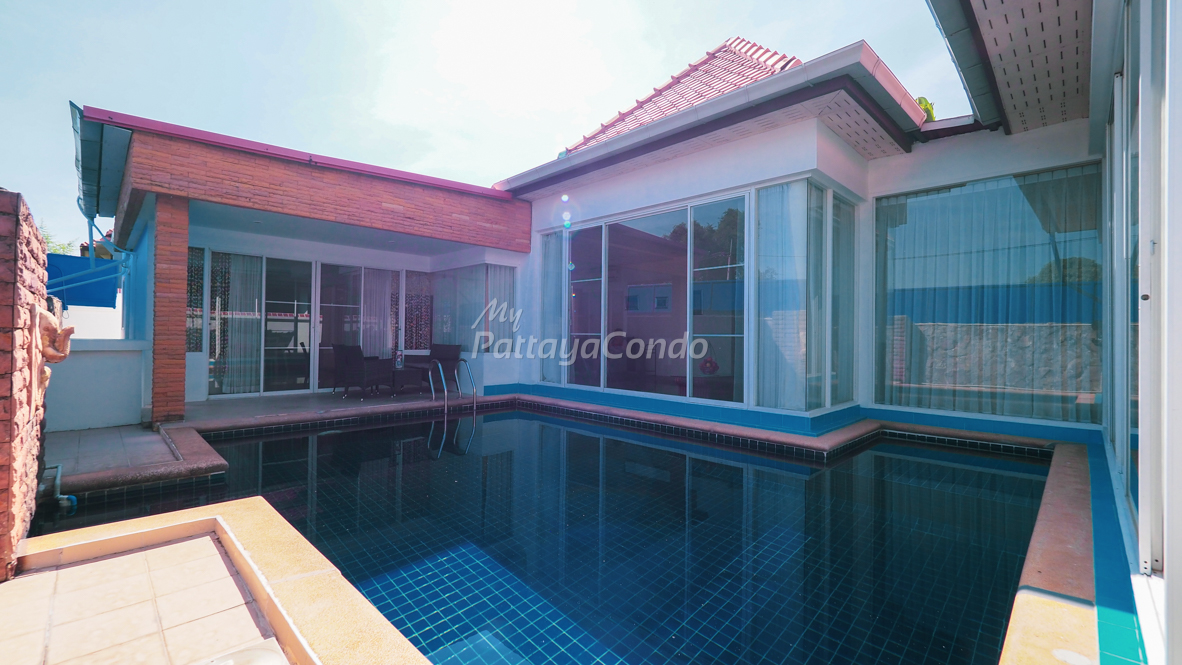 Paradise Villa 3 Village East Pattaya House For Sale – HEPRV301