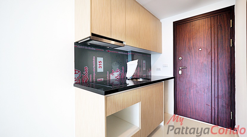 Laguna Beach Resort 3 Maldives Condo Pattaya For Sale Studio Bedroom at Jomtien - LBR3M15