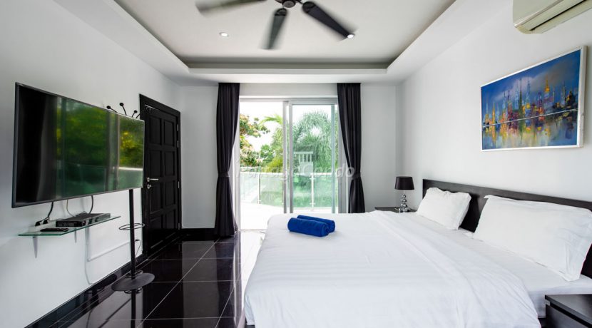 Phoenix Gold Country Huay Yai Pattaya House For Sale & Rent With Private Pool - HEPGC02 & 02R