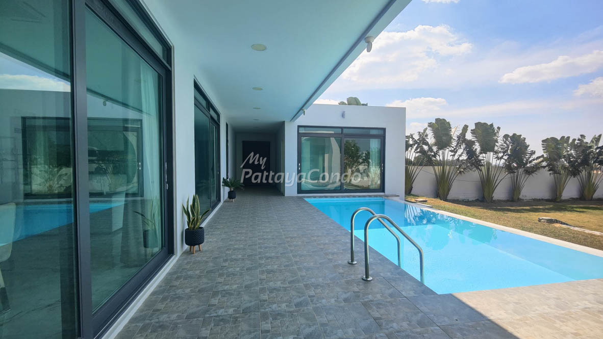 Palm Lakeside Pattaya Villa For Sale East Pattaya – HEPLP01