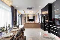 Palm Lakeside Pattaya Villa For Sale 3 Bedroom in East Pattaya - HEPLP01