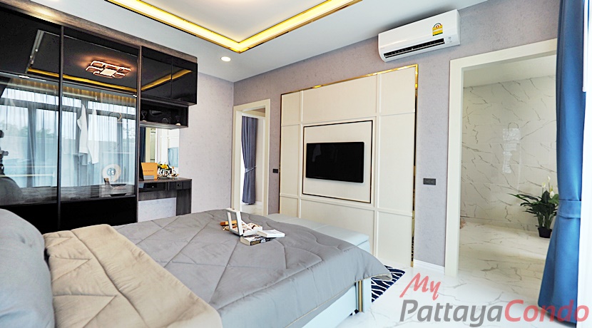 Palm Lakeside Pattaya Villa For Sale 3 Bedroom in East Pattaya - HEPLP01