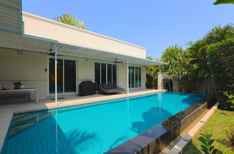 The Vineyard Phase 3 East Pattaya Pool Villa For Sale – HEVY302