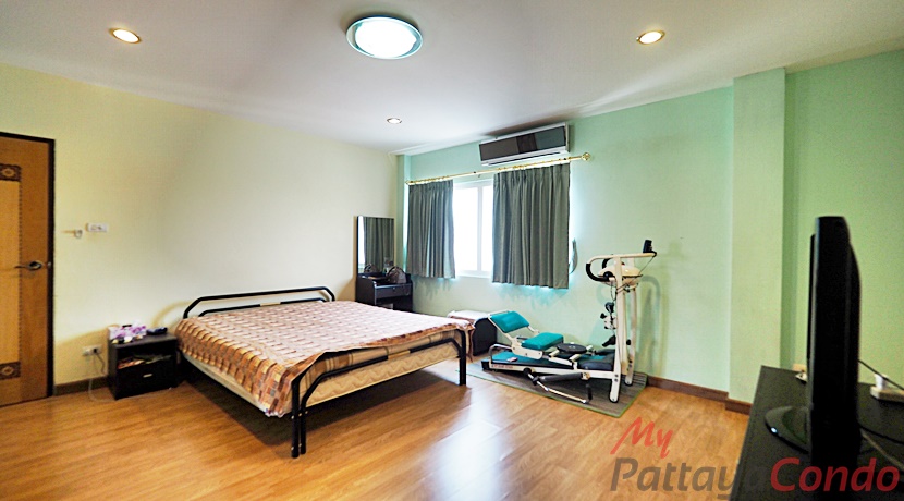 Private House at Naklue Pattaya 7 Bedroom - HENK02