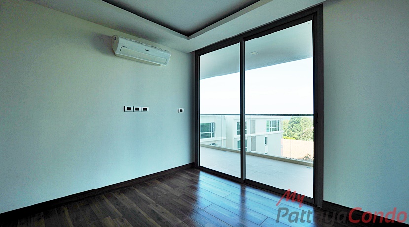 The Peak Towers Pattaya Condo For Sale & Rent 2 Bedroom With Partial Sea Views & Pool Views - PEAKT47