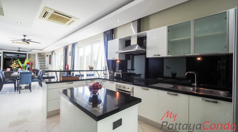 Palm Oasis Pool Villa Pattaya House For Sale 5 Bedroom With Private Pool at Jomtien - HJPO01