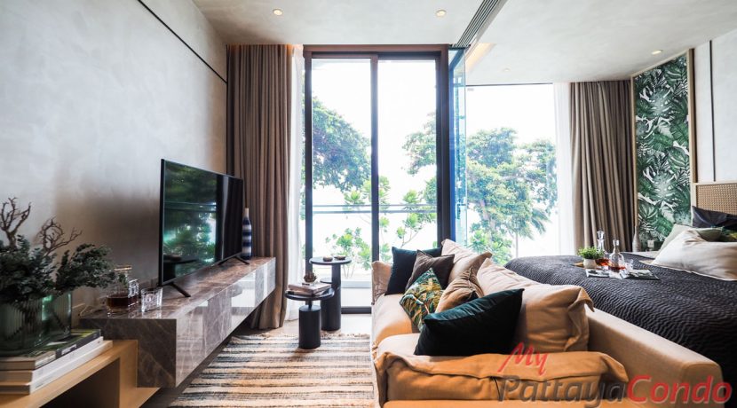 Arom WongAmat Condo Pattaya For Sale 1 Bedroom With Sea Views - Showroom unit AROM01