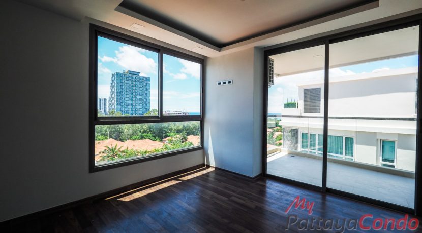 The Peak Tower Pattaya Condo For Sale & Rent 2 Bedroom With Partial Sea Views - PEAKT60