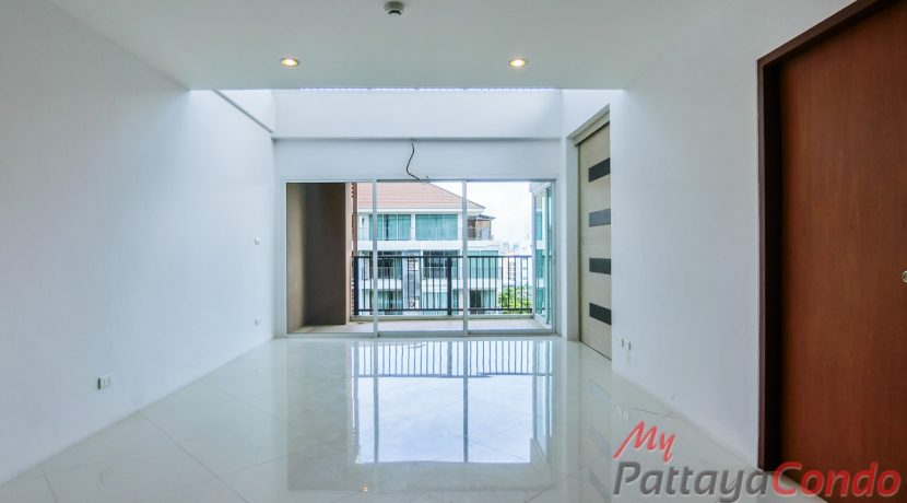 Diamond Suites Pattaya Condo For Sale & Rent 2 Bedroom Duplex Penthouse With Pool Views - DS09