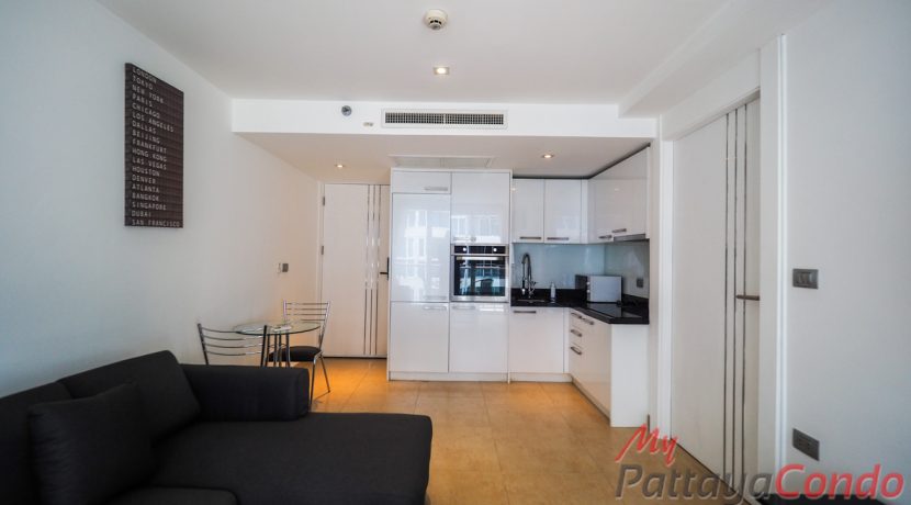Centara Avenue Residence & Suites Pattaya For Sale & Rent 1 Bedroom With Pool Views - CARS100R