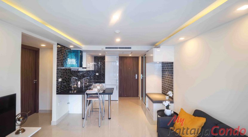 Grand Avenue Residence Pattaya for Sale & Rent 2 Bedroom With Pool Views - GRAND132R