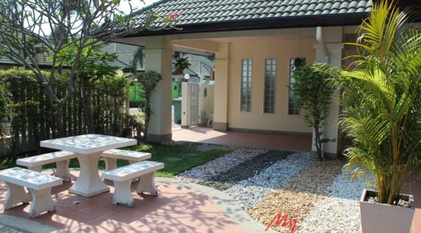 Green Field Villas 3 Pool Villas 5 Bedroom For Sale & Rent in East Pattaya - HEGF02 & HEGF02R
