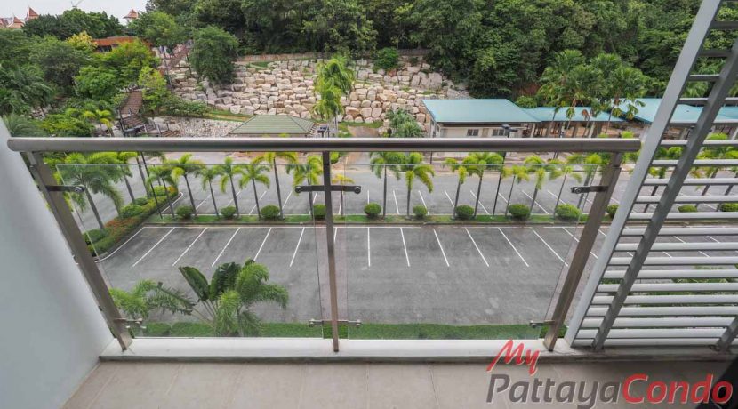 The Axis Condo Pattaya For Sale & Rent Studio With Park & Partial Sea Views - AXIS33