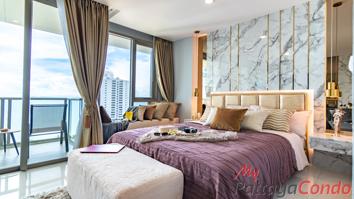 Riviera Wong Amat Condo For Sale – RW55