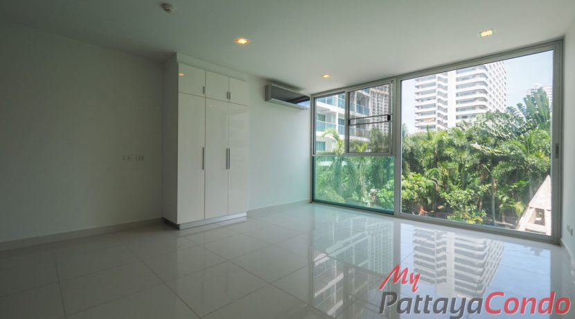 Club Royal Wongamat Condo Pattaya For Sale & Rent Studio With Pool Views - CLUBR30