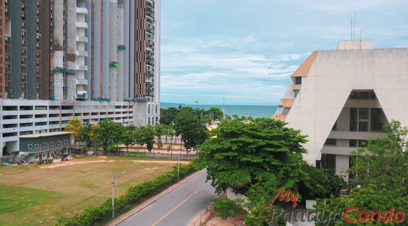 Acqua Condominium Pattaya Jomtien For Sale & Rent Studio With Partial Sea Views - AQ18