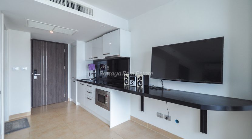 Centara Avenue Residence & Suites Pattaya For Sale & Rent Studio With Pool Views - CARS118