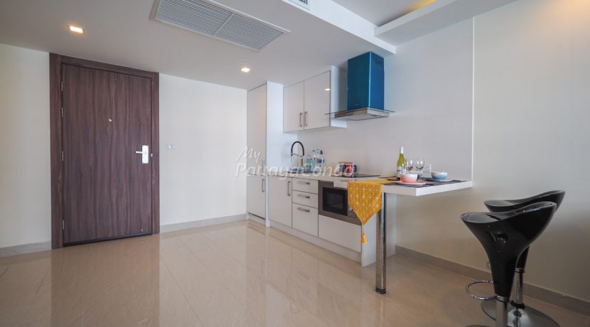 Grand Avenue Residence Pattaya For Sale & Rent 1 Bedroom With Pool Views - GRAND171R