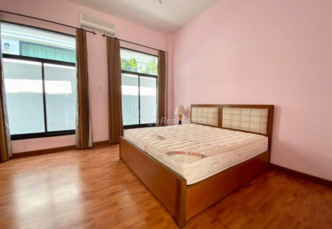 Baan Anda Pool Villas For Sale & Rent 3 Bedroom With Private Pool in East Pattaya - HEBA01