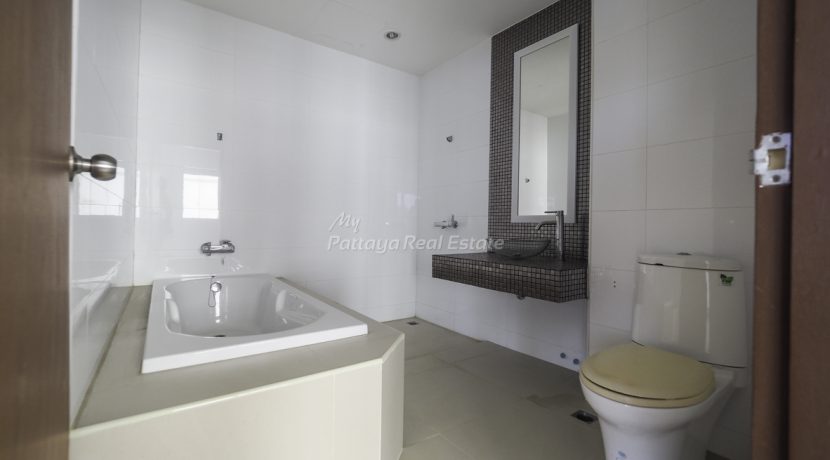 Diamond Suites Resort Pattaya Condo For Sale & Rent 1 Bedroom With City Views - DS23
