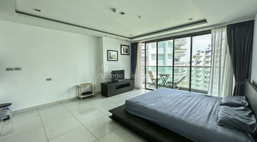 Wongamat Tower Condo Pattaya For Sale & Rent Studio With Sea Views - WT36