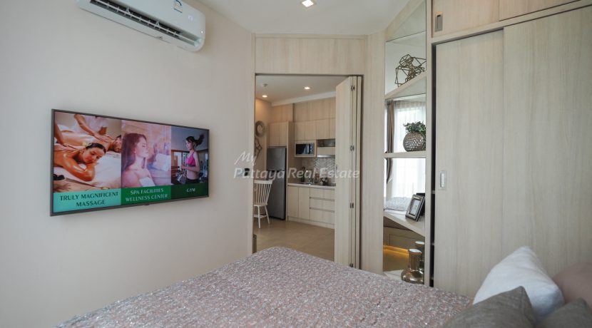 Marina Golden Bay Pattaya Condo For Sale 2 Bedroom With Partial Sea Views - MGB03