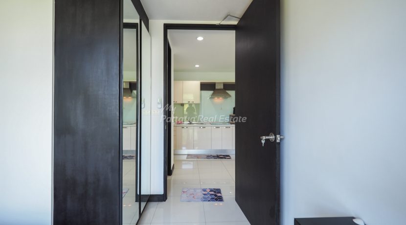 South Beach Boutique Chic Pattaya Condo For Sale & Rent 2 Bedroom with Pool Views - SBC02