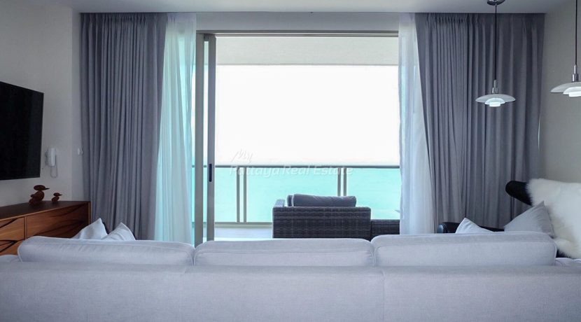 Riviera Wongamat Pattaya Condo For Sale & Rent 2 Bedroom With Sea Views - RW64