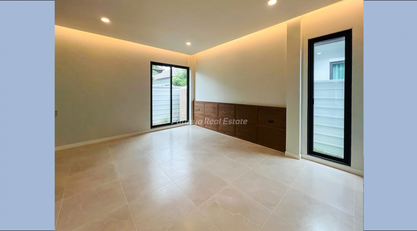 Panalee Baanna House For Sale 3 Bedroom in East Pattaya - HEPNL06