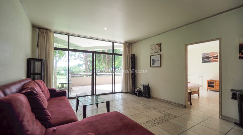 Bay View Resort Beach Pattaya Condo For Sale 2 Bedroom with Partial Sea Views - BVR02