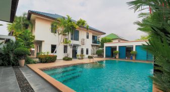 Elegant House For Sale 3 Bedrooms in East Pattaya Close to Sukhumvit Road With Private Pool - HELH01