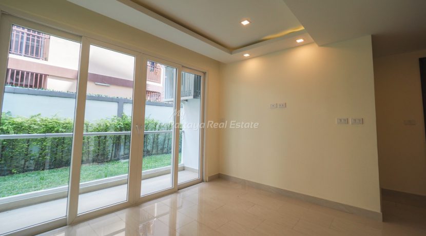 Grand Avenue Residence Pattaya For Sale & Rent 2 Bedroom With Garden Views - GRAND187